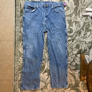 Wrangler Jeans Mens 32x30 Medium Wash Regular Fit 9650 Straight Leg